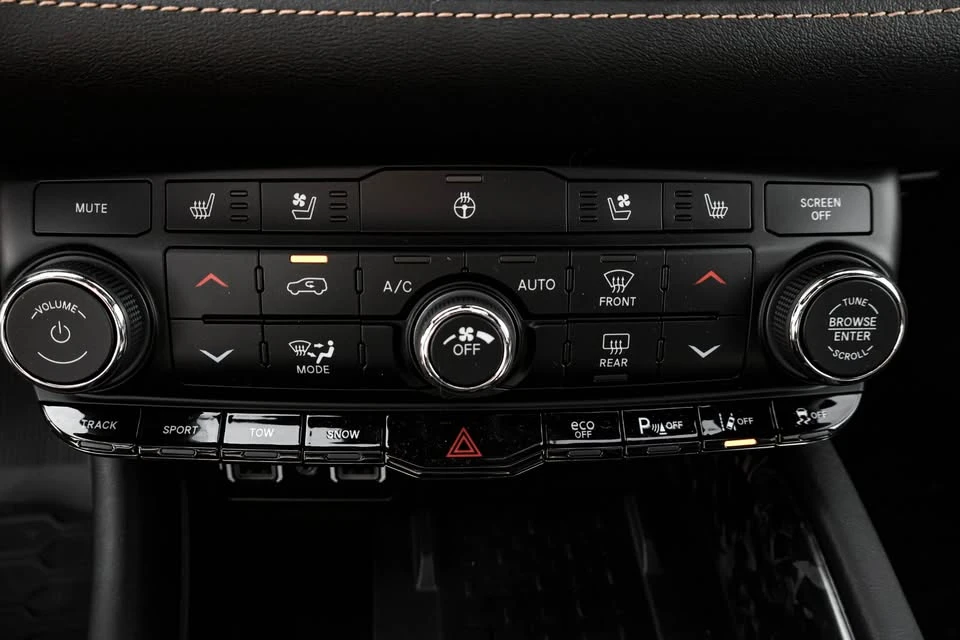 2025 Dodge Durango 3rd Gen - Image 15 of 18
