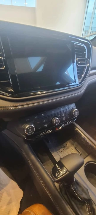 2025 Dodge Durango SRT Hellcat 3rd Gen - Image 7 of 15