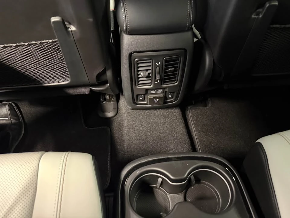 2025 Dodge Durango SRT Hellcat 3rd Gen - Image 16 of 18