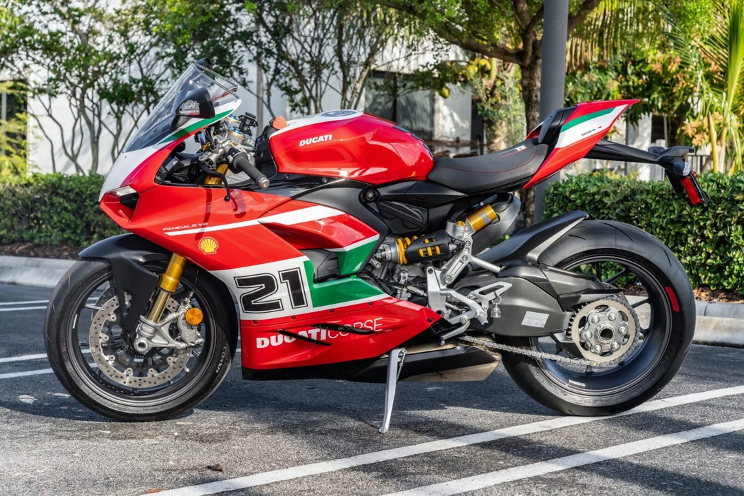 2025 Ducati V2 - Image 3 of 8