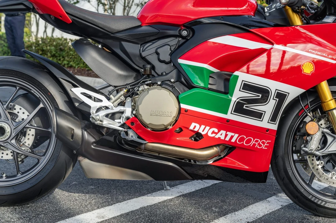 2025 Ducati V2 - Image 7 of 8