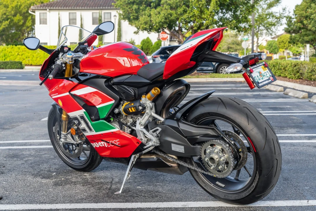 2025 Ducati V2 - Image 2 of 8