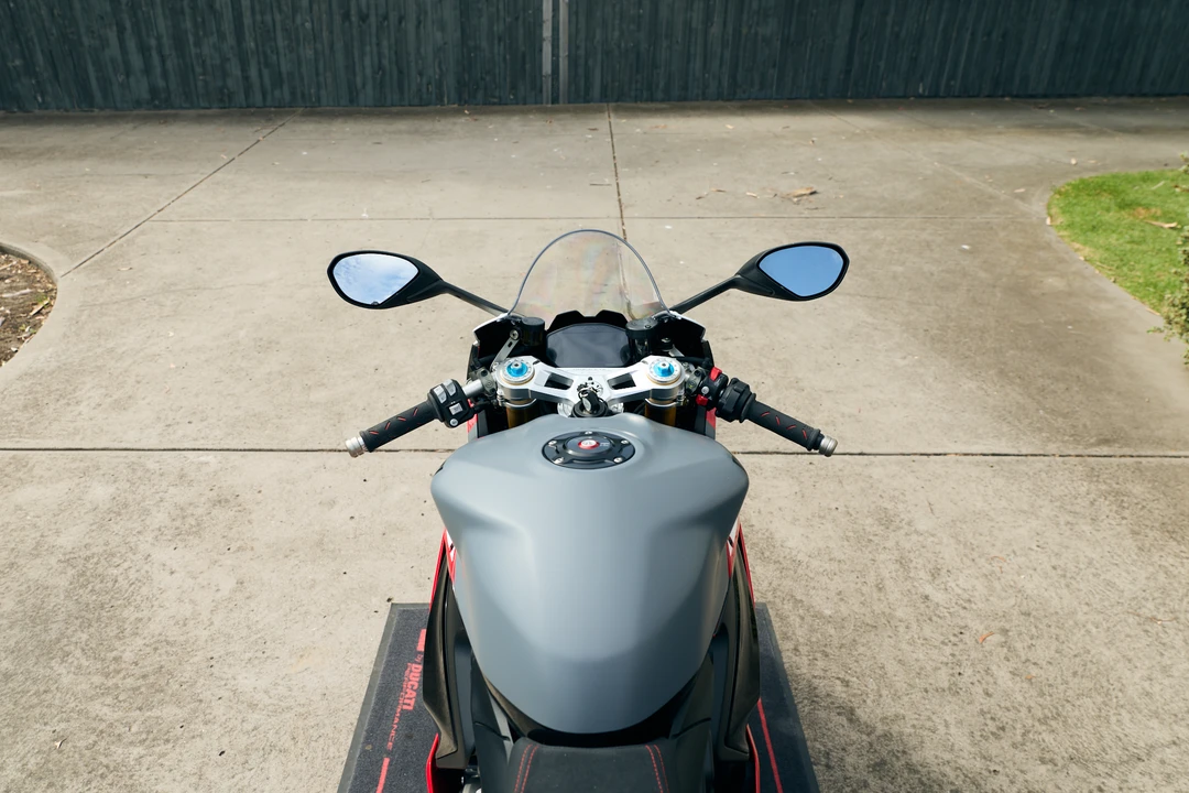 2025 Ducati V2 - Image 4 of 21