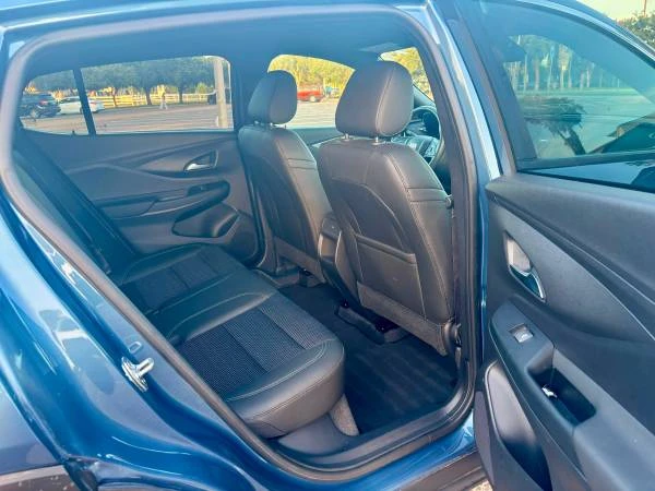 2025 Buick Envision - Image 12 of 31