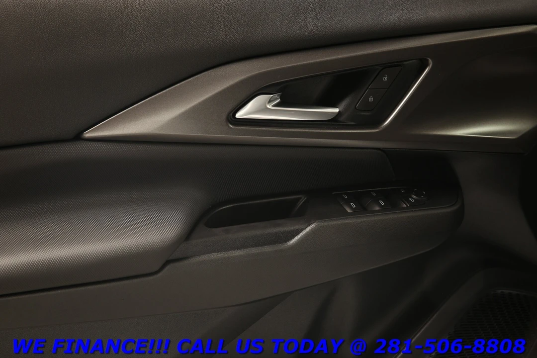 2025 Chevrolet Equinox - Image 10 of 21