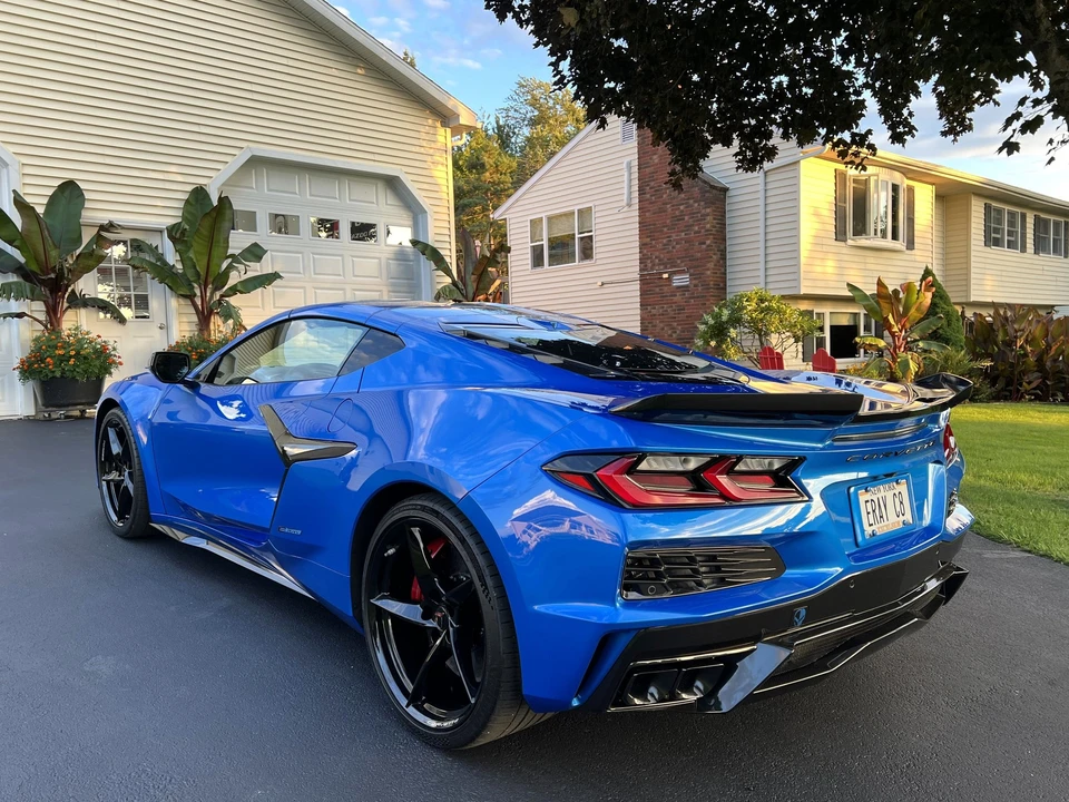 2025 Chevrolet Corvette C8 E-Ray - Image 6 of 17