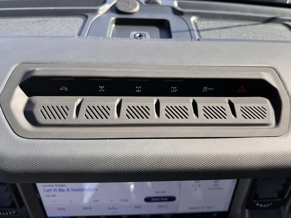 2025 Ford Bronco 6th Gen - Image 28 of 31