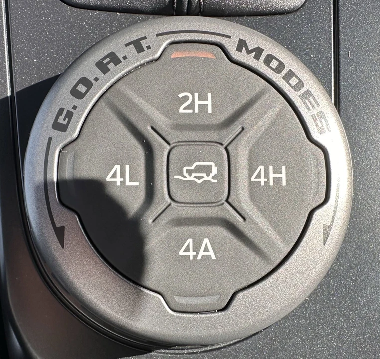 2025 Ford Bronco 6th Gen - Image 29 of 31