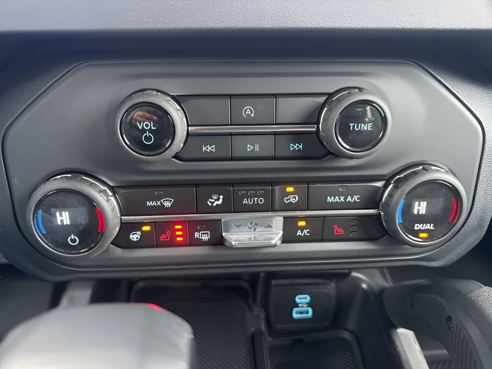 2025 Ford Bronco 6th Gen - Image 17 of 21