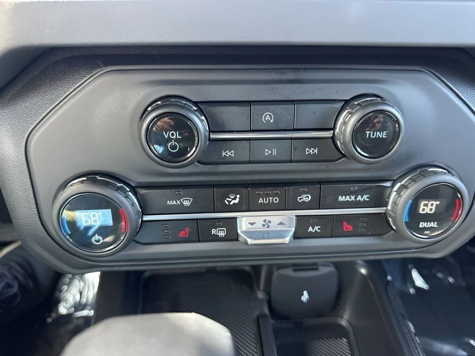2025 Ford Bronco 6th Gen - Image 18 of 21