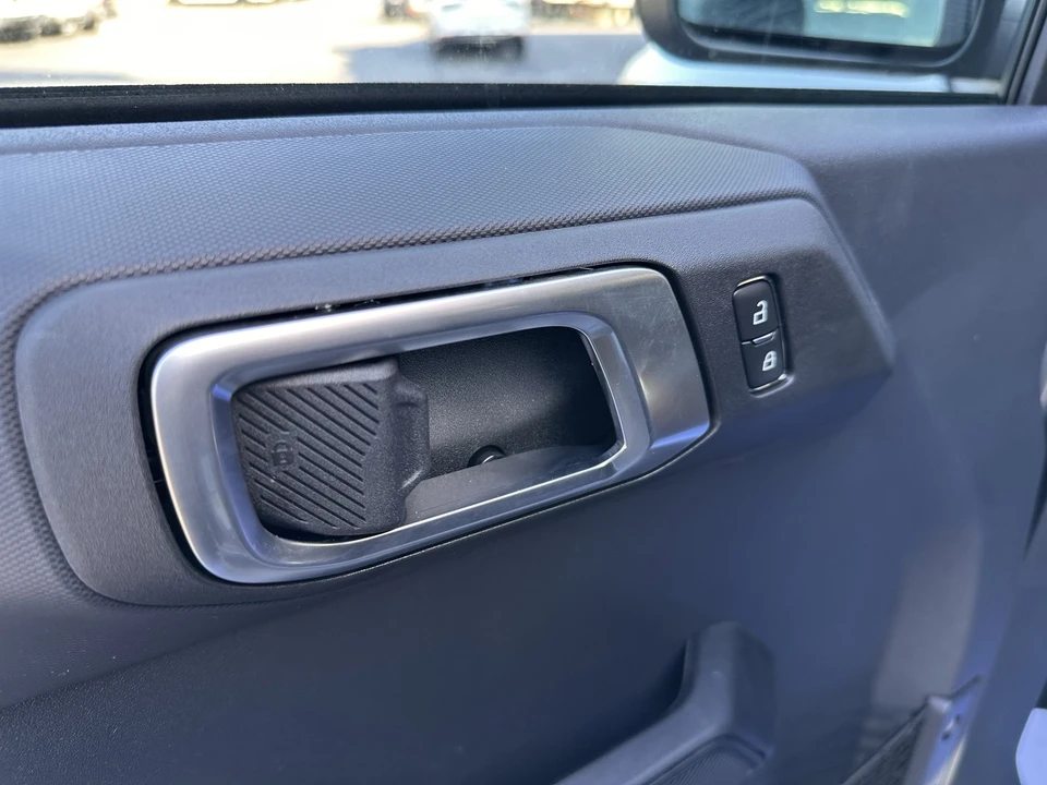 2025 Ford Bronco 6th Gen - Image 17 of 31
