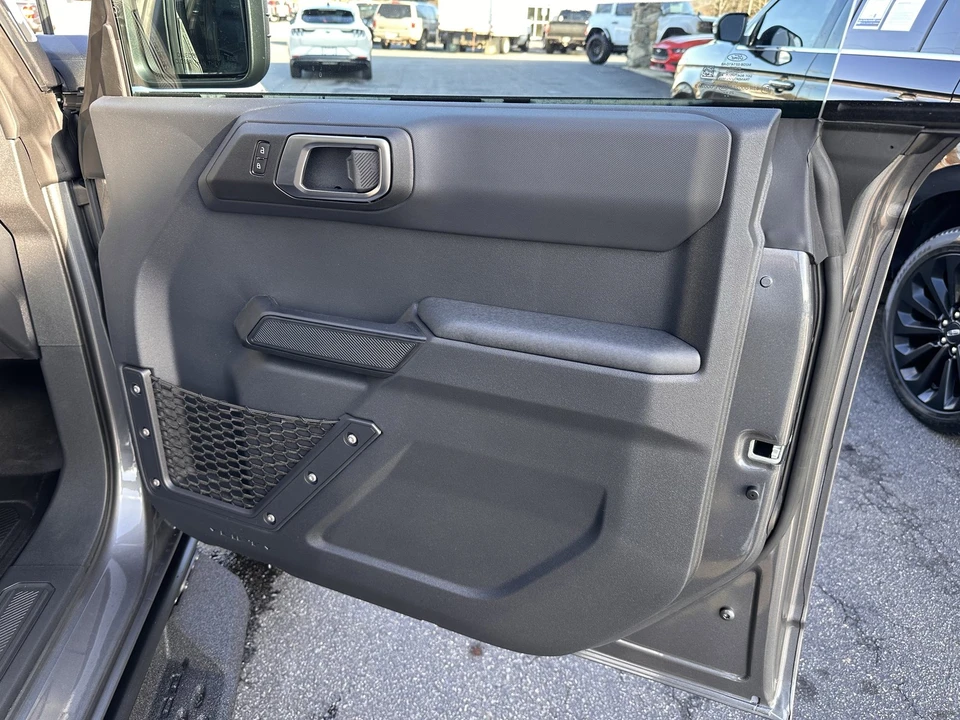 2025 Ford Bronco 6th Gen - Image 12 of 31