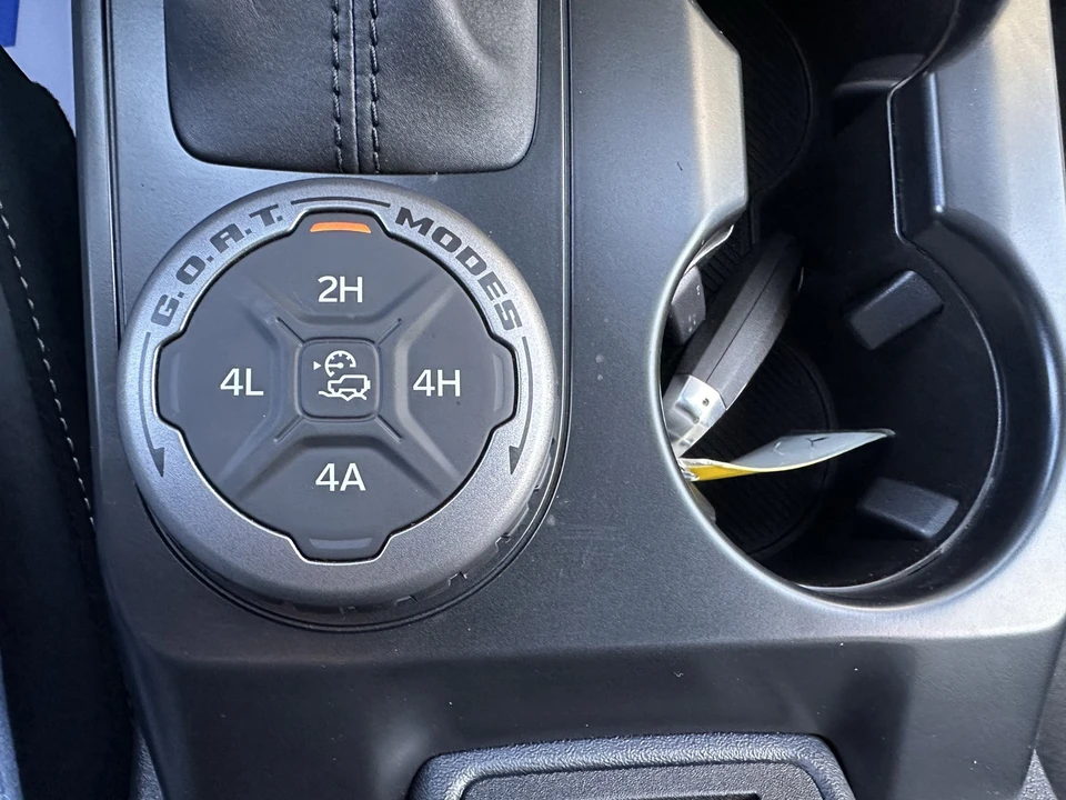 2025 Ford Bronco 6th Gen - Image 27 of 31