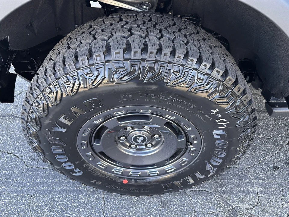 2025 Ford Bronco 6th Gen - Image 30 of 31