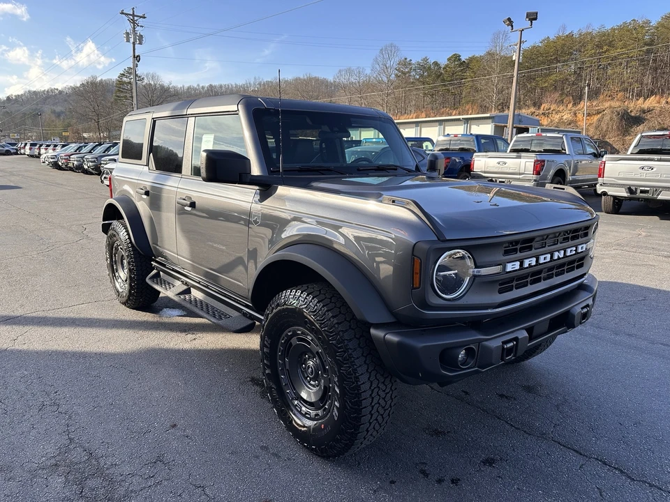 2025 Ford Bronco 6th Gen - Image 3 of 31
