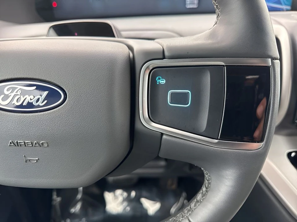 2025 Ford Expedition 5th Gen - Image 17 of 21