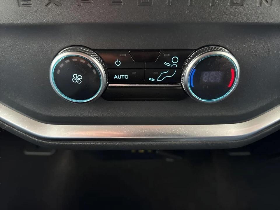 2025 Ford Expedition 5th Gen - Image 13 of 21