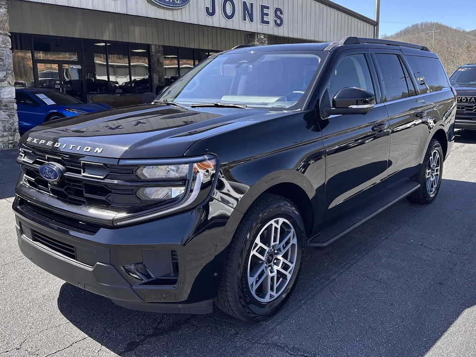 2025 Ford Expedition 5th Gen - Image 2 of 21