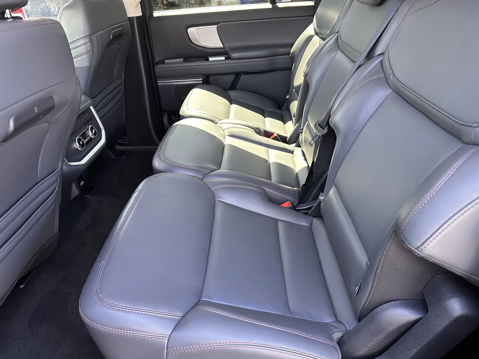 2025 Ford Expedition 5th Gen - Image 12 of 21