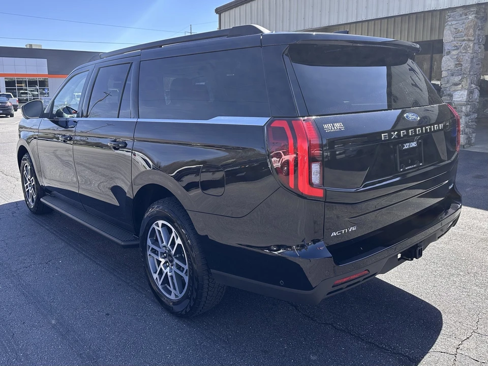 2025 Ford Expedition 5th Gen - Image 8 of 21