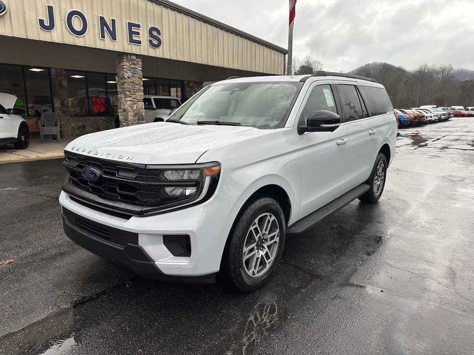 2025 Ford Expedition 5th Gen - Image 2 of 21