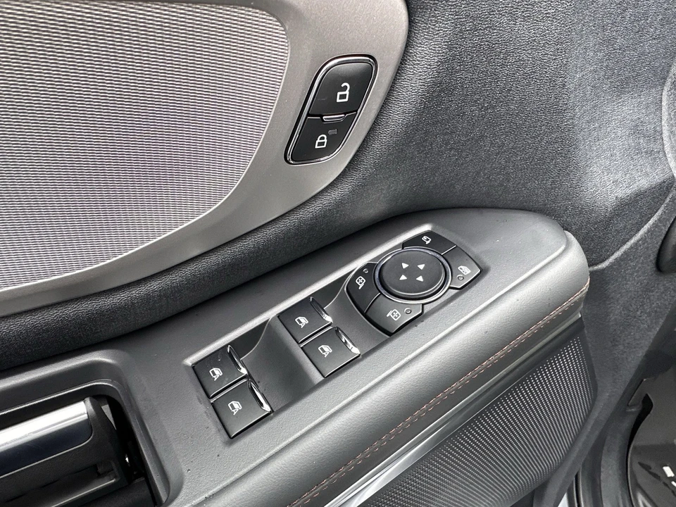 2025 Ford Expedition 5th Gen - Image 18 of 21