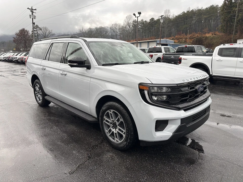 2025 Ford Expedition 5th Gen - Image 4 of 21