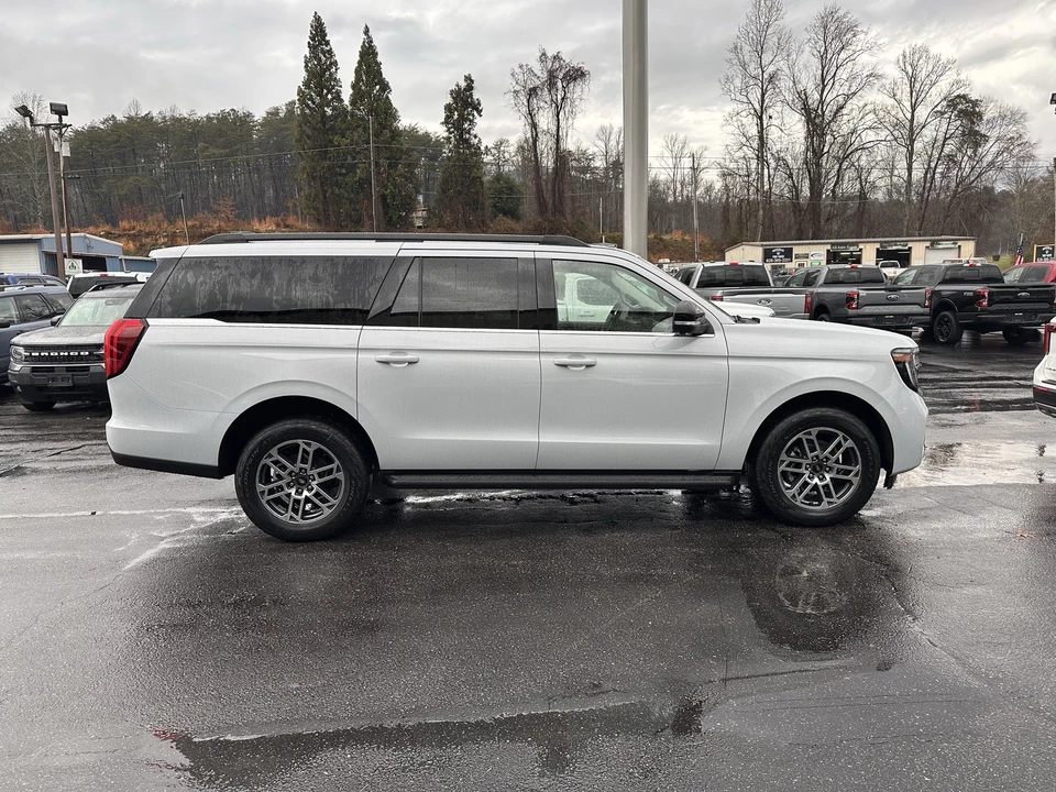 2025 Ford Expedition 5th Gen - Image 5 of 21