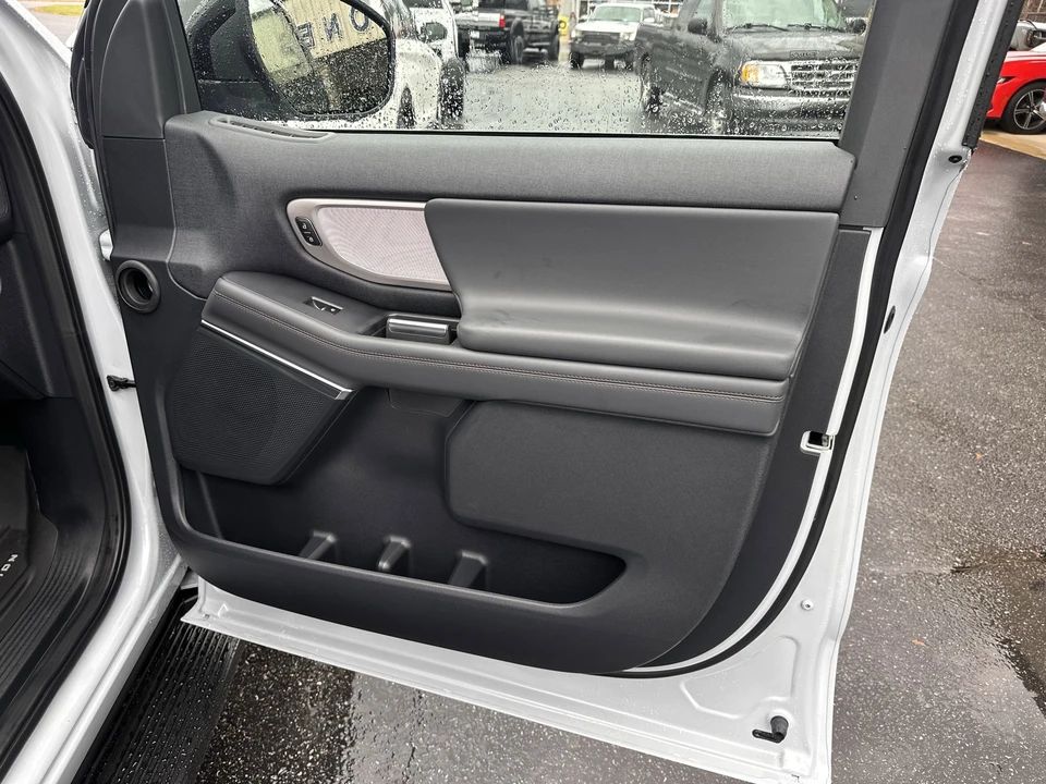 2025 Ford Expedition 5th Gen - Image 13 of 21