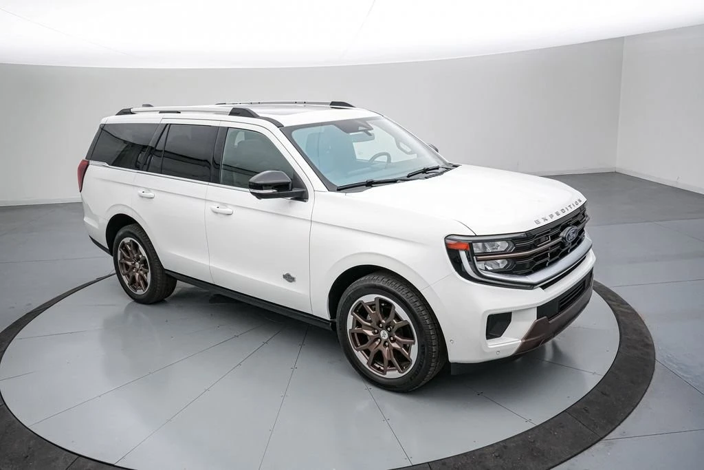 2025 Ford Expedition 5th Gen - Image 2 of 21