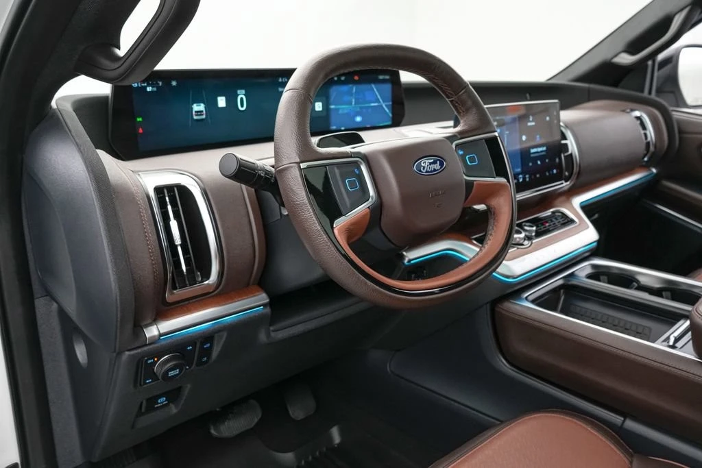 2025 Ford Expedition 5th Gen - Image 15 of 21