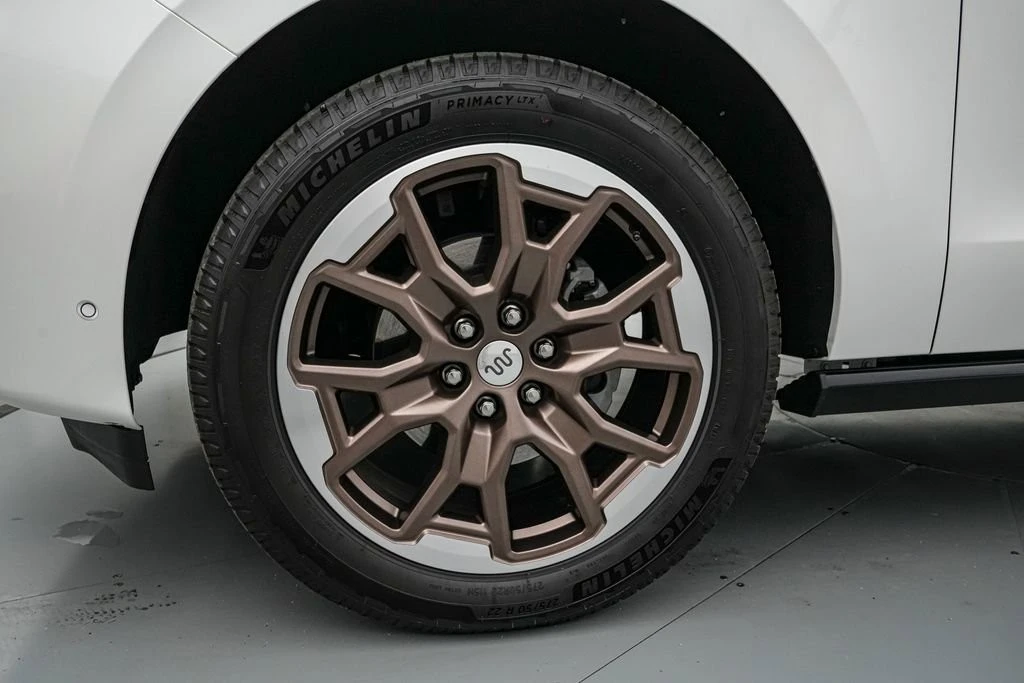 2025 Ford Expedition 5th Gen - Image 11 of 21