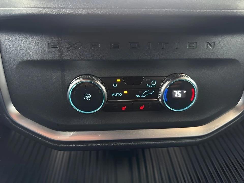 2025 Ford Expedition 5th Gen - Image 13 of 21