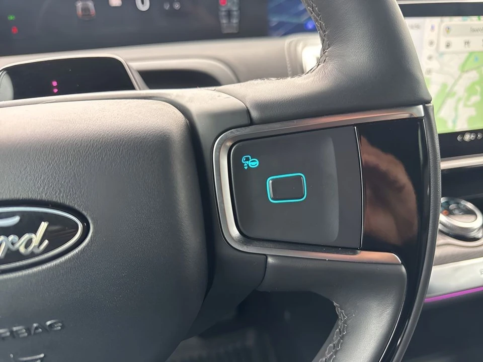 2025 Ford Expedition 5th Gen - Image 17 of 21
