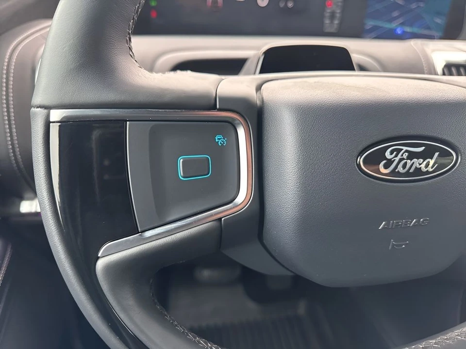 2025 Ford Expedition 5th Gen - Image 16 of 21
