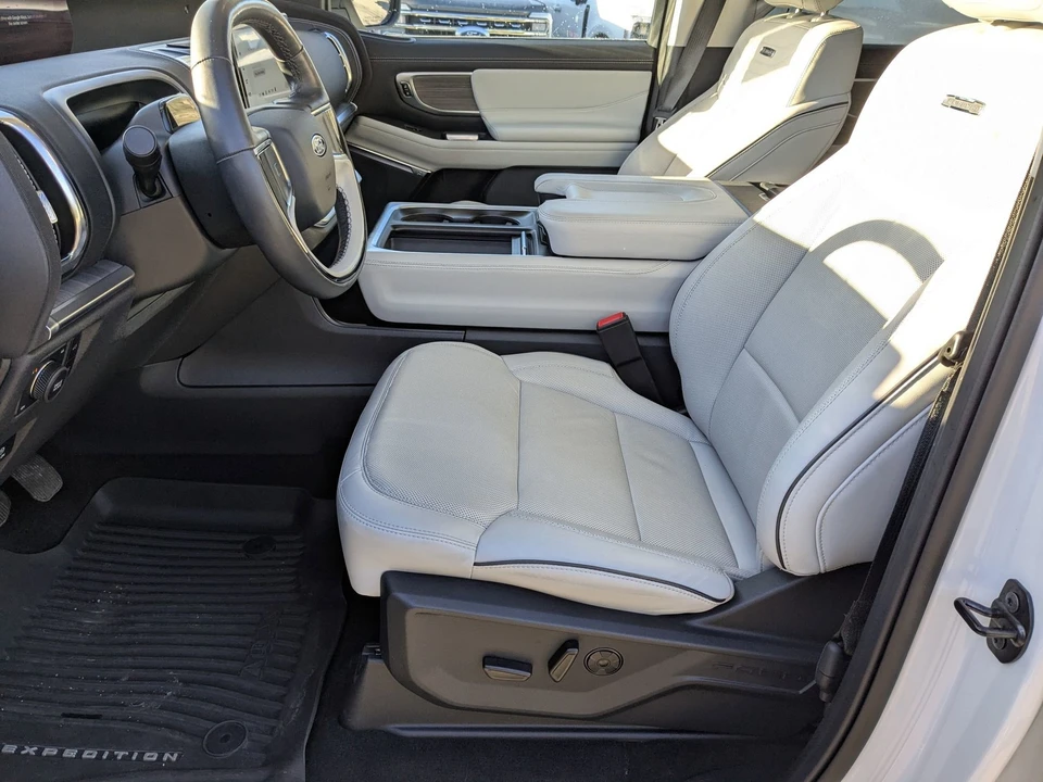 2025 Ford Expedition 5th Gen - Image 15 of 21