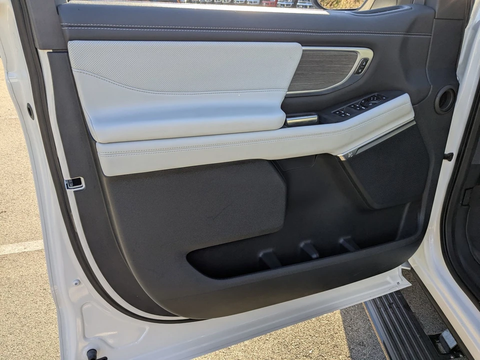 2025 Ford Expedition 5th Gen - Image 12 of 21