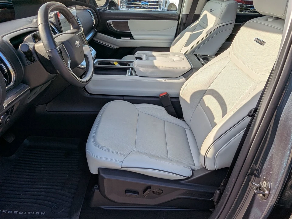 2025 Ford Expedition 5th Gen - Image 15 of 21