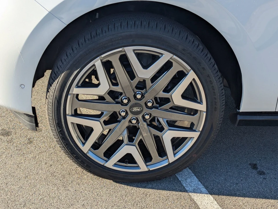 2025 Ford Expedition 5th Gen - Image 10 of 21