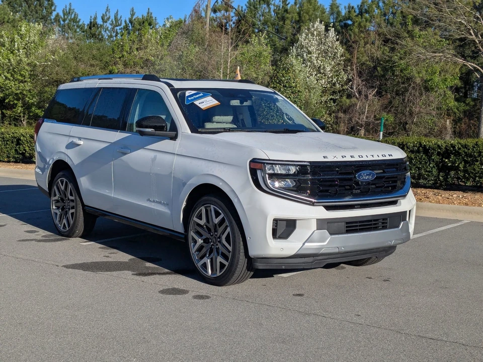 2025 Ford Expedition 5th Gen - Image 2 of 21