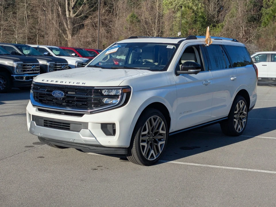 2025 Ford Expedition 5th Gen - Image 8 of 21