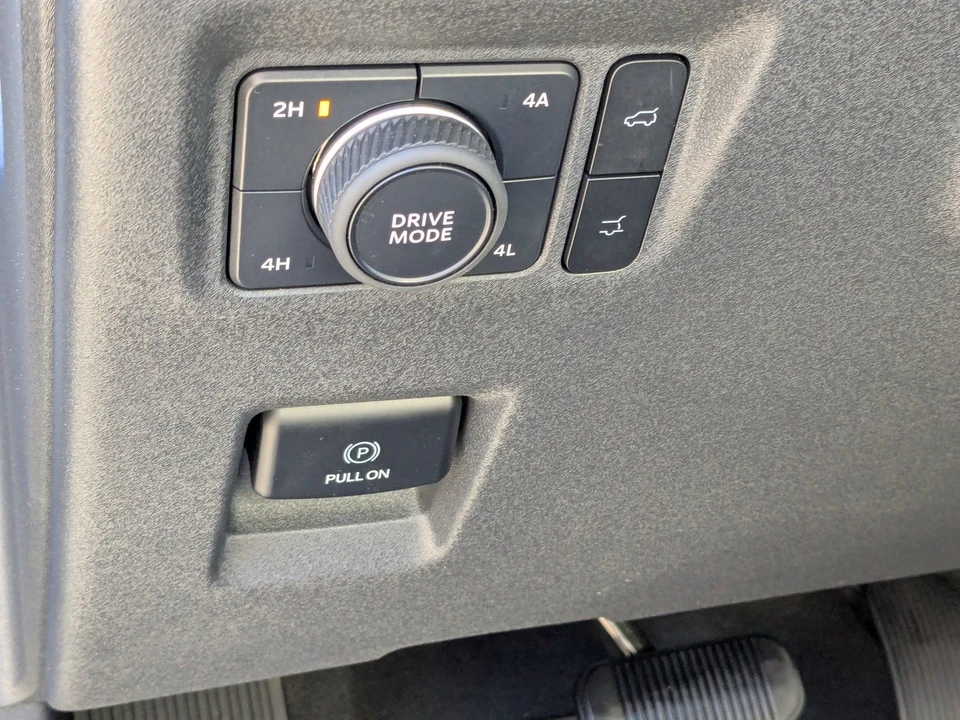 2025 Ford Expedition 5th Gen - Image 18 of 21