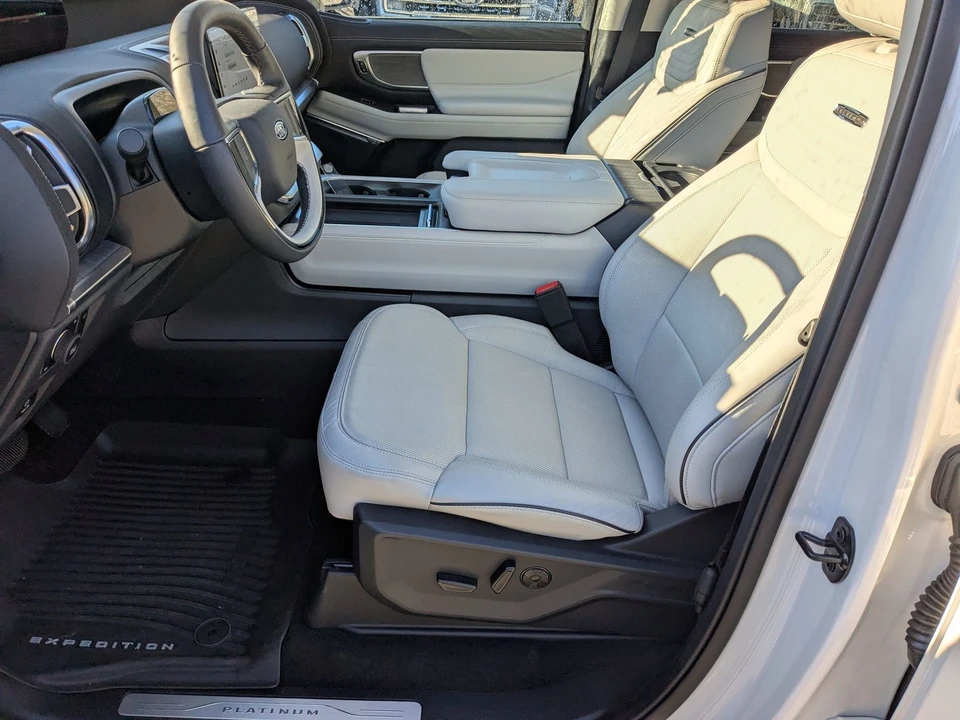 2025 Ford Expedition 5th Gen - Image 15 of 21