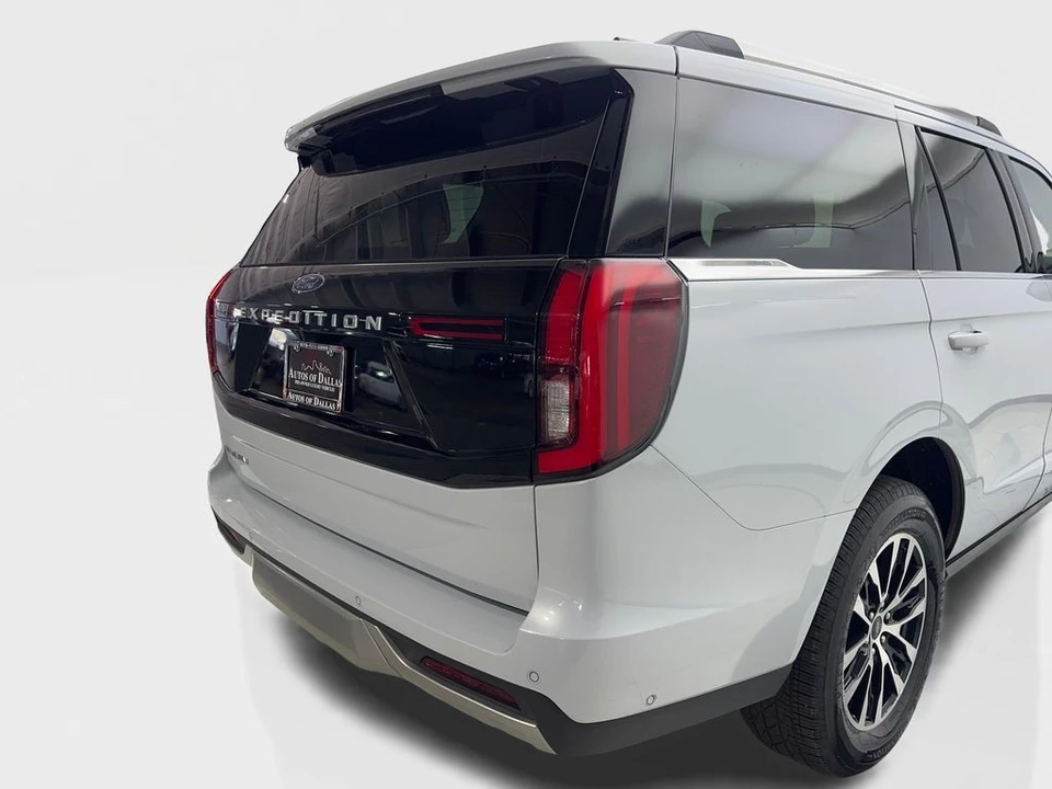 2025 Ford Expedition 5th Gen - Image 18 of 21