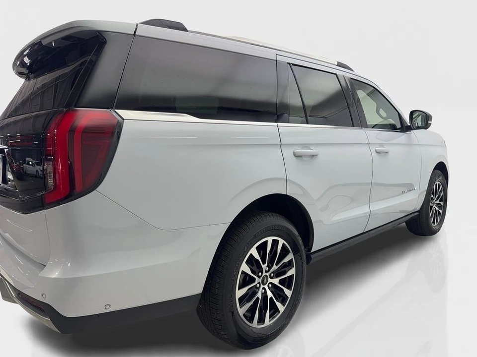 2025 Ford Expedition 5th Gen - Image 13 of 21