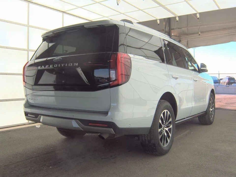2025 Ford Expedition 5th Gen - Image 2 of 10