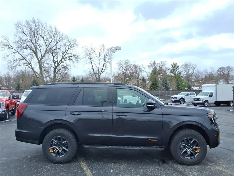 2025 Ford Expedition 5th Gen - Image 8 of 21