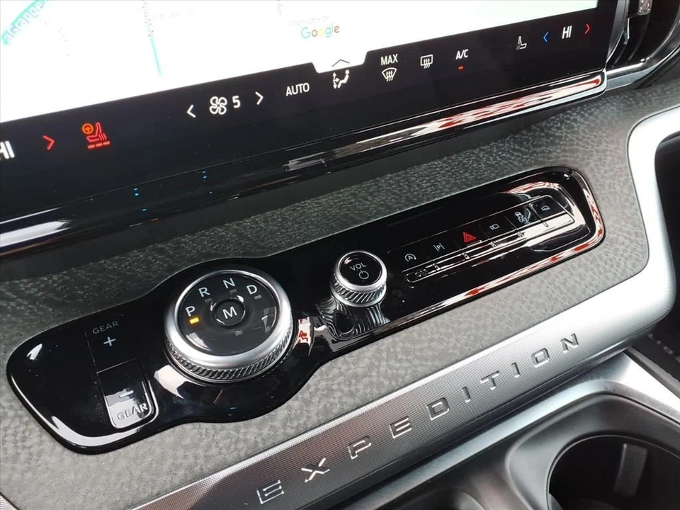 2025 Ford Expedition 5th Gen - Image 12 of 21