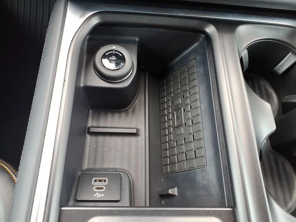2025 Ford Expedition 5th Gen - Image 14 of 21