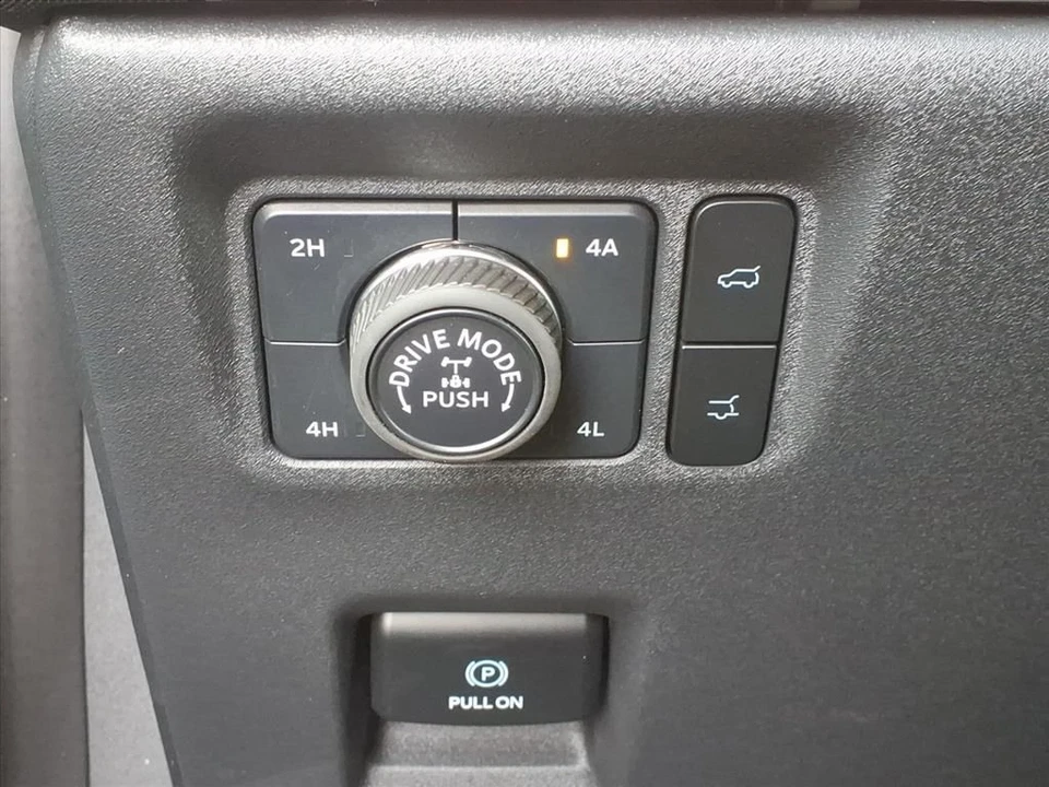 2025 Ford Expedition 5th Gen - Image 18 of 21